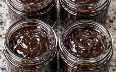 Horúca čokoládová poleva so 4 ingredienciami v pomalom hrnci